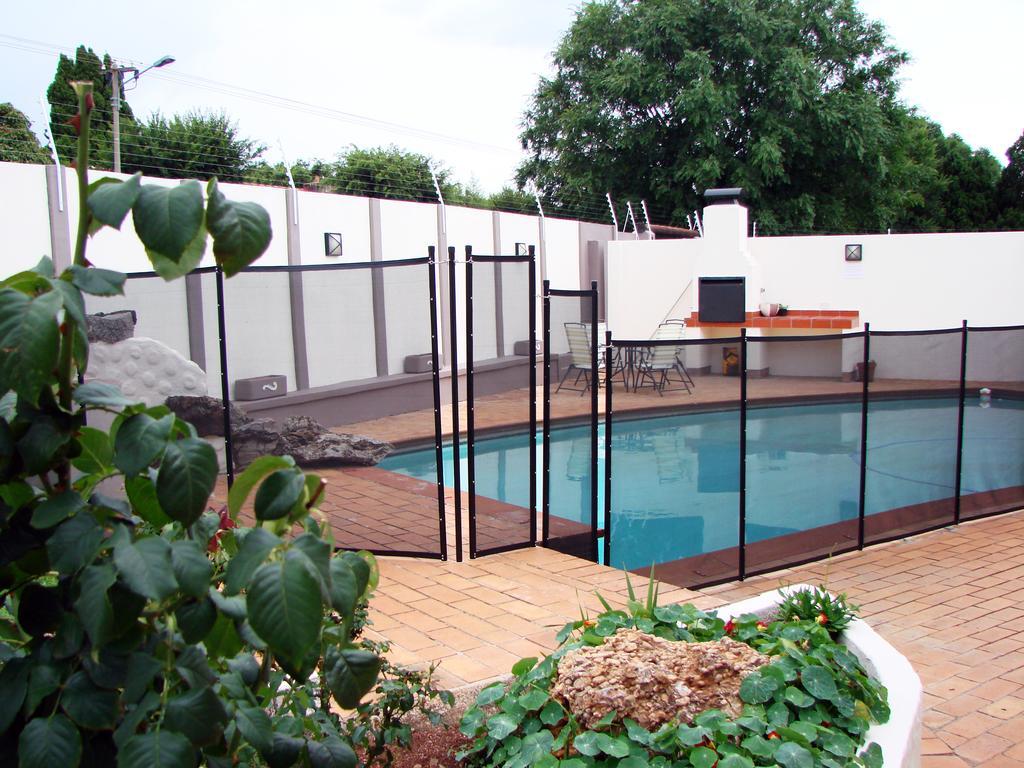 17 On 13Th Guest House Edenvale Exterior foto