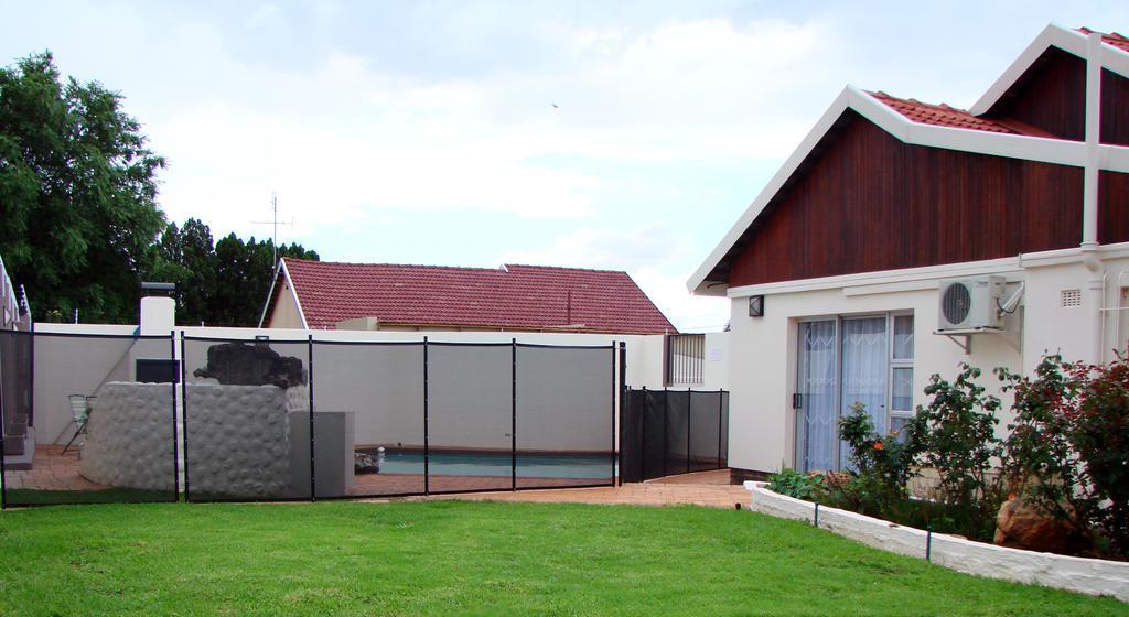 17 On 13Th Guest House Edenvale Exterior foto
