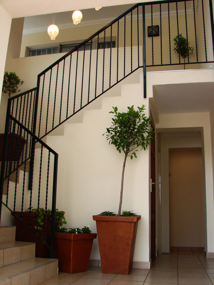 17 On 13Th Guest House Edenvale Exterior foto