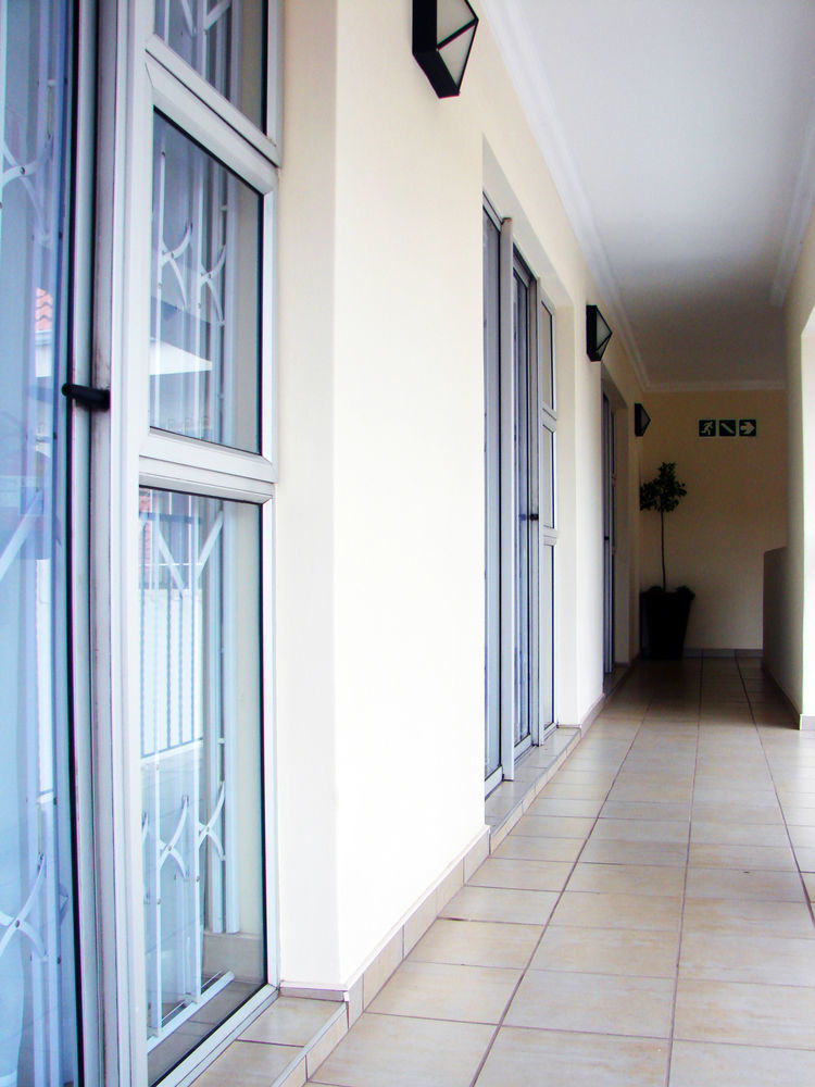 17 On 13Th Guest House Edenvale Exterior foto