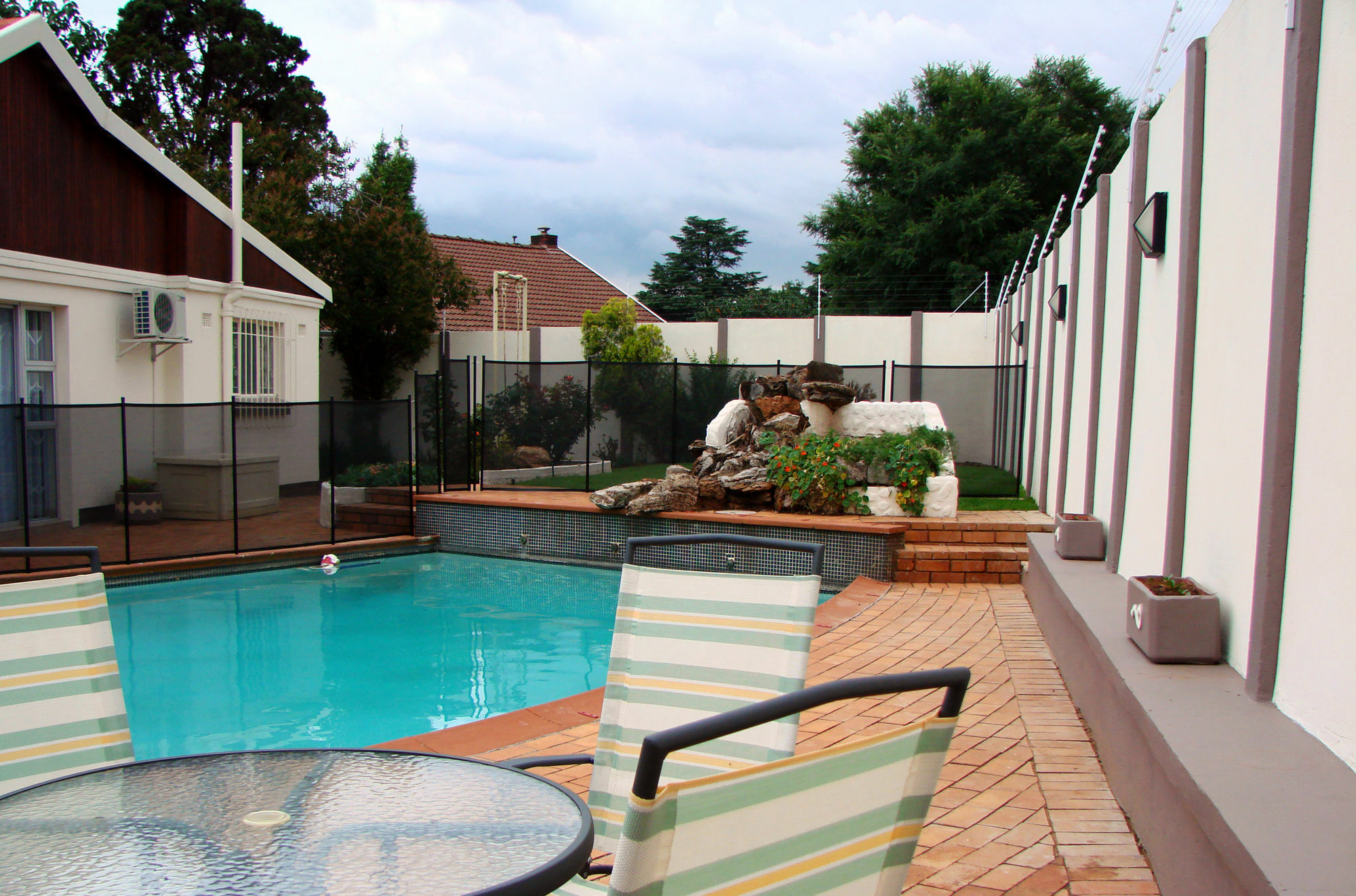 17 On 13Th Guest House Edenvale Exterior foto